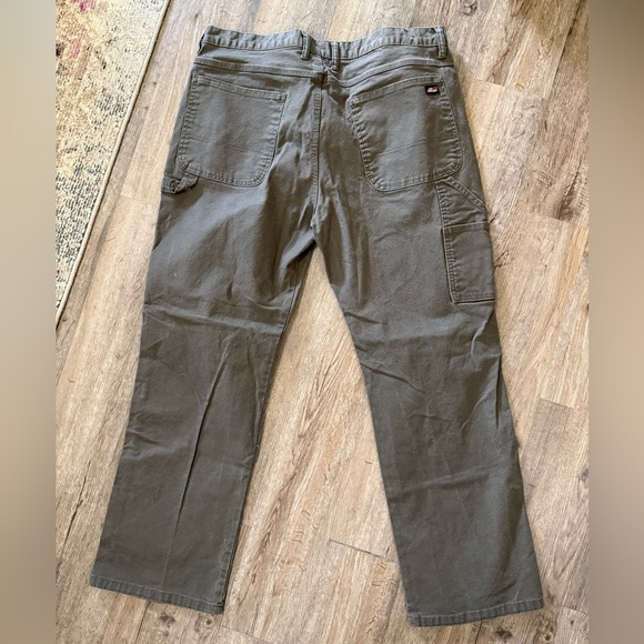 Dickies • Carpenter Work Pants Moss Green - Picture 1 of 7